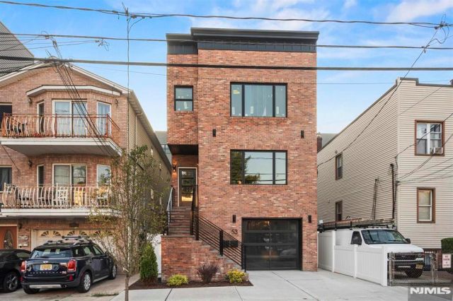 新澤西JERSEY CITY 躍層公寓，米其林主廚廚房，全景天光衛浴，三恒節能科技，便捷交通網絡
